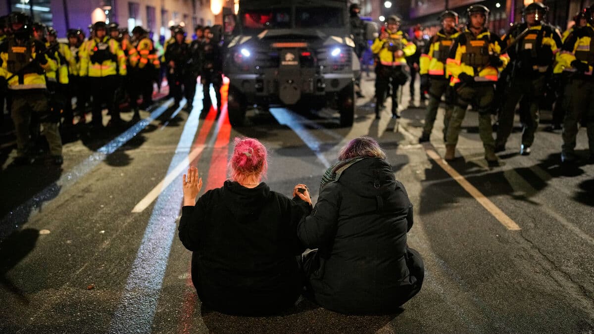 Loud protesters dispersed outside Minneapolis hotel targeting ICE agents