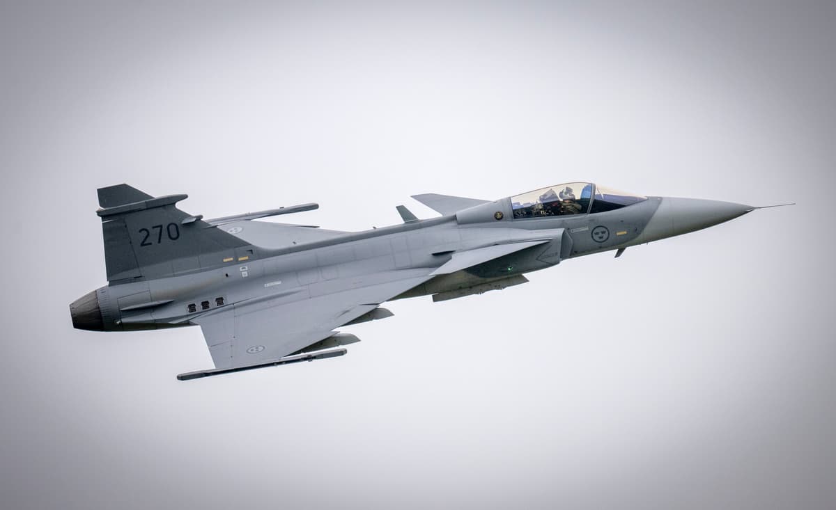 Jas Gripen Jet Returns Safely After Fault Alert Near Gotland