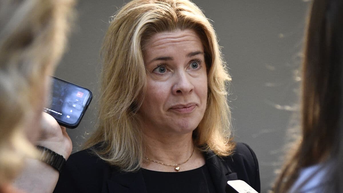 Riksbank recommends adults keep 1,000 kronor in cash at home