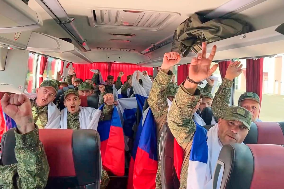 Ukraine and Russia Conduct Prisoner Exchange Amid Ongoing Conflict