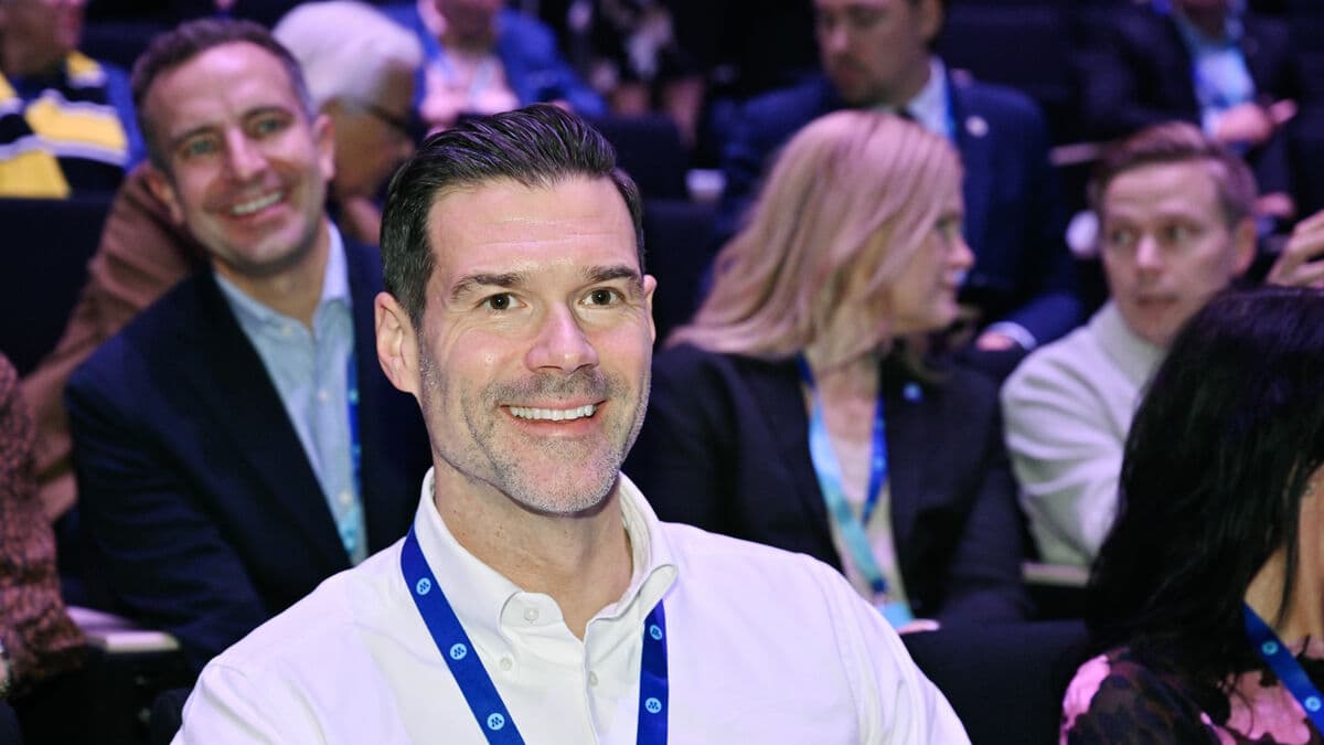 Moderate Party Proposes Sweden Contract for Immigrants to Uphold Values