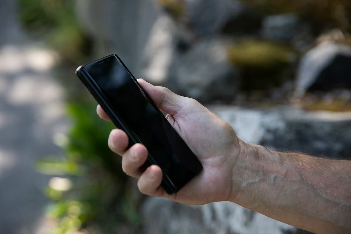 EU Officials Use Disposable Phones for US Trips Over Spy Concerns