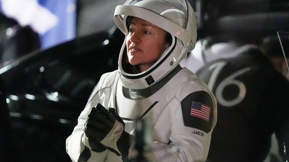 Astronaut Jessica Meir conducts spacewalk outside the International Space Station to install solar panel modification kit