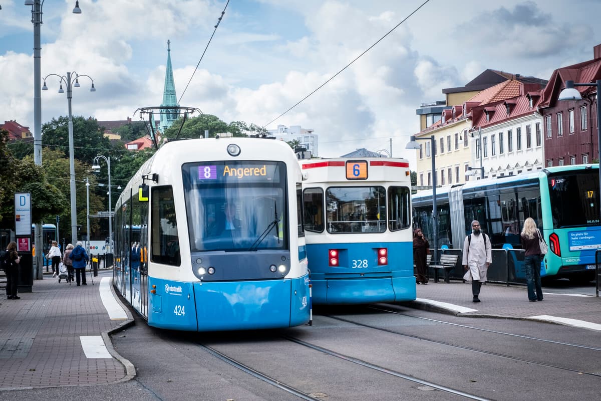 Tram in Gothenburg Makes Emergency Stop After Wrong-Side Error