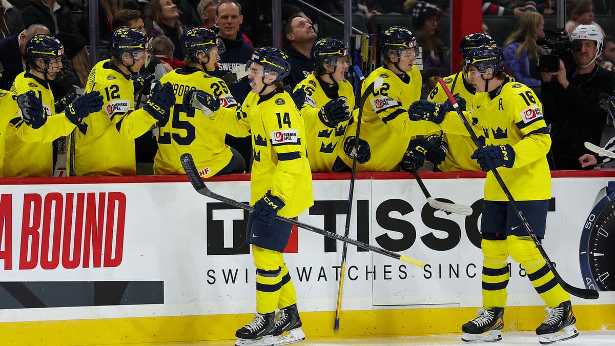 Sweden reach Junior World Championship final after shock win against Finland