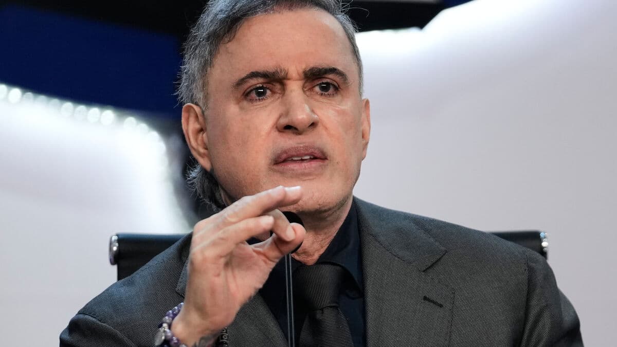 Maduro's tough prosecutor resigns and is appointed public ombudsman