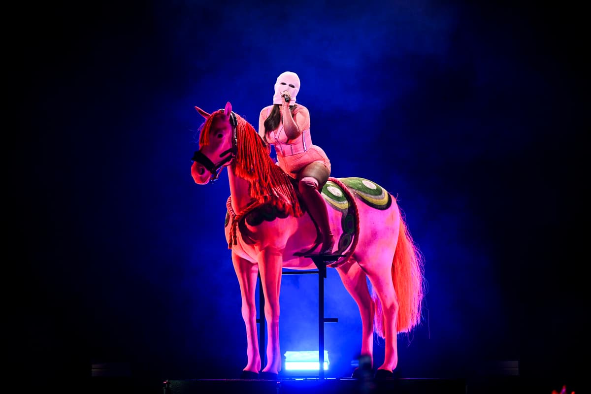 New Miss Snusk Unfazed by Criticism, Unaware of Predecessor's Exit