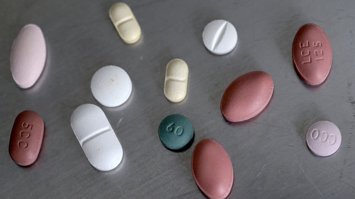 Six Detained for Alleged Online Black Pharmacy Operations