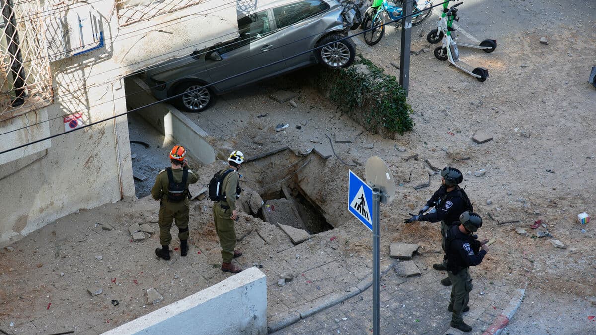 Israel launches new wave of large-scale attacks against Iran