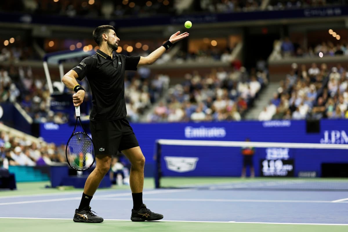 Djokovic Advances to US Open Fourth Round Despite Back Issues