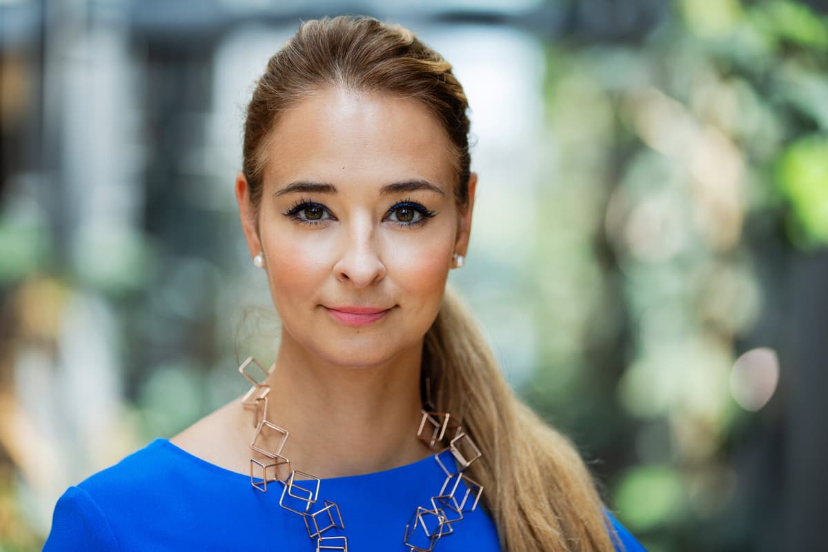Lawyer Supports V's Claim in Teodorescu Måwe EU Parliament Dispute
