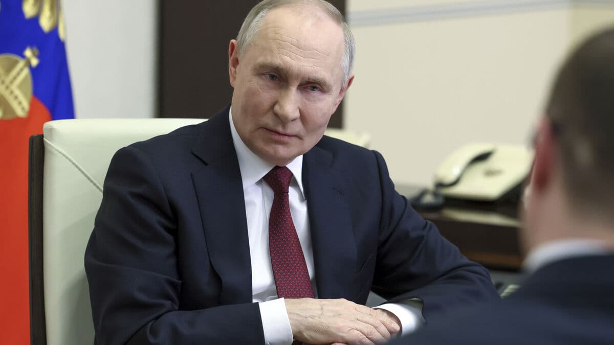 Putin's secret room – how the Kremlin deceives the outside world