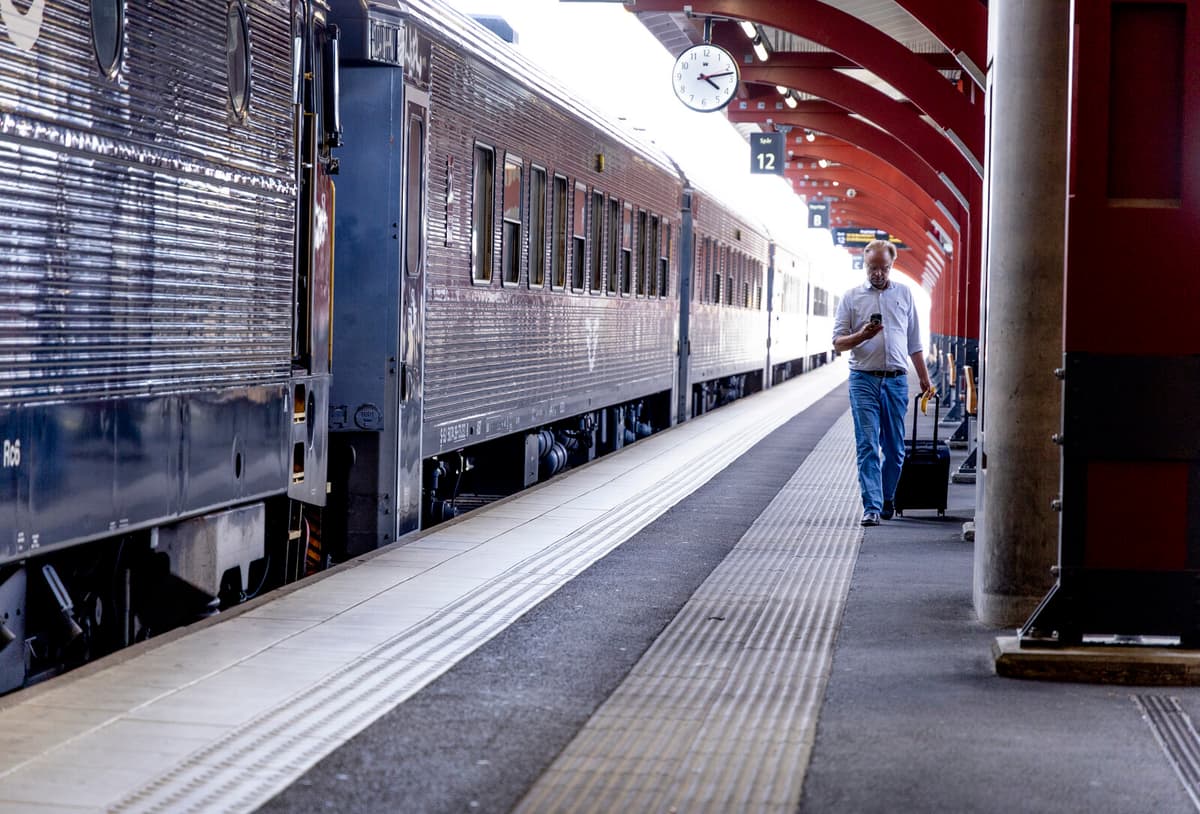 Train Delays on Gothenburg-Stockholm Route Due to Switch Fault