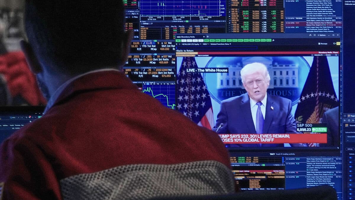 US stock market rises despite tariff chaos after Supreme Court rejects Trump's tariffs