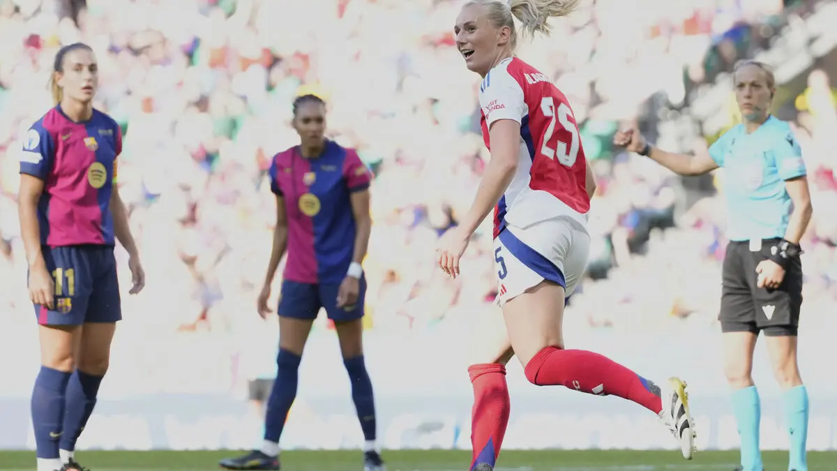 Blackstenius scores winning goal for Arsenal in London derby