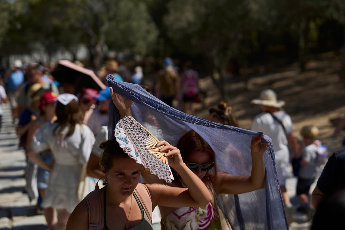 Heat Warning in Greece: Temperatures May Reach 43 Degrees