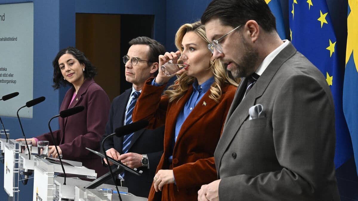 What the government's migration proposal includes