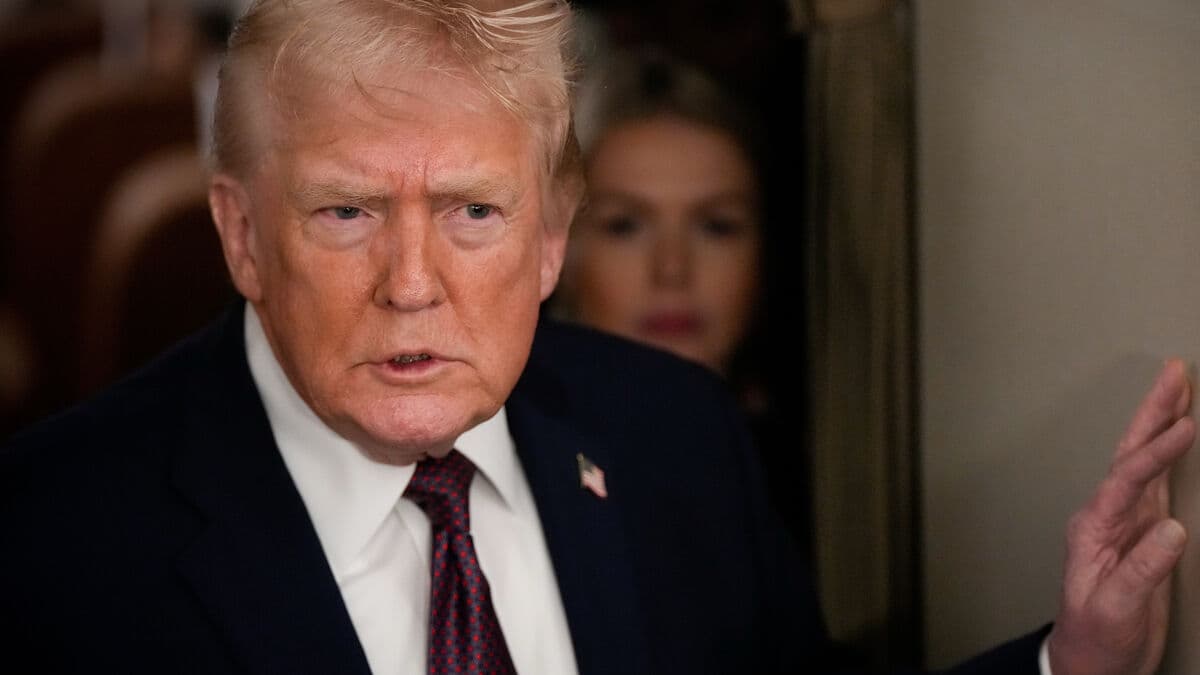 Trump orders punitive 25 percent tariffs on countries that trade with Iran