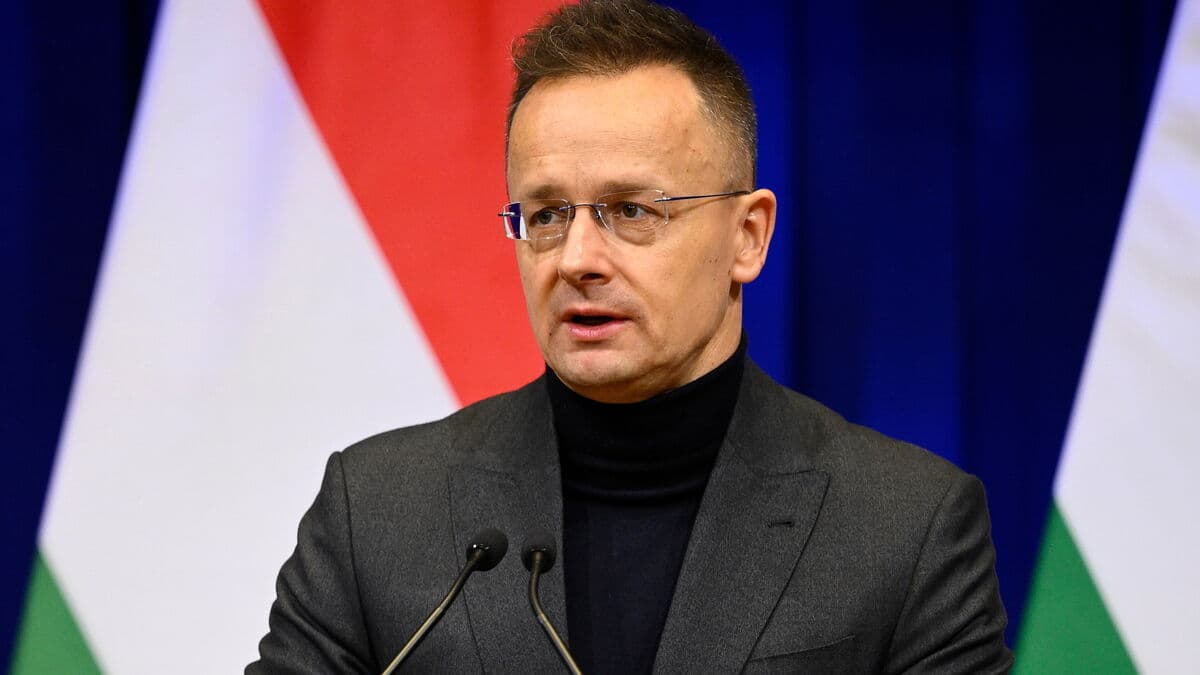 Hungary receives two prisoners of war after visit to Moscow