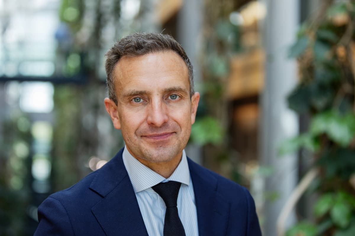 Moderate Party Supports EU Asylum List with Far-Right Collaboration