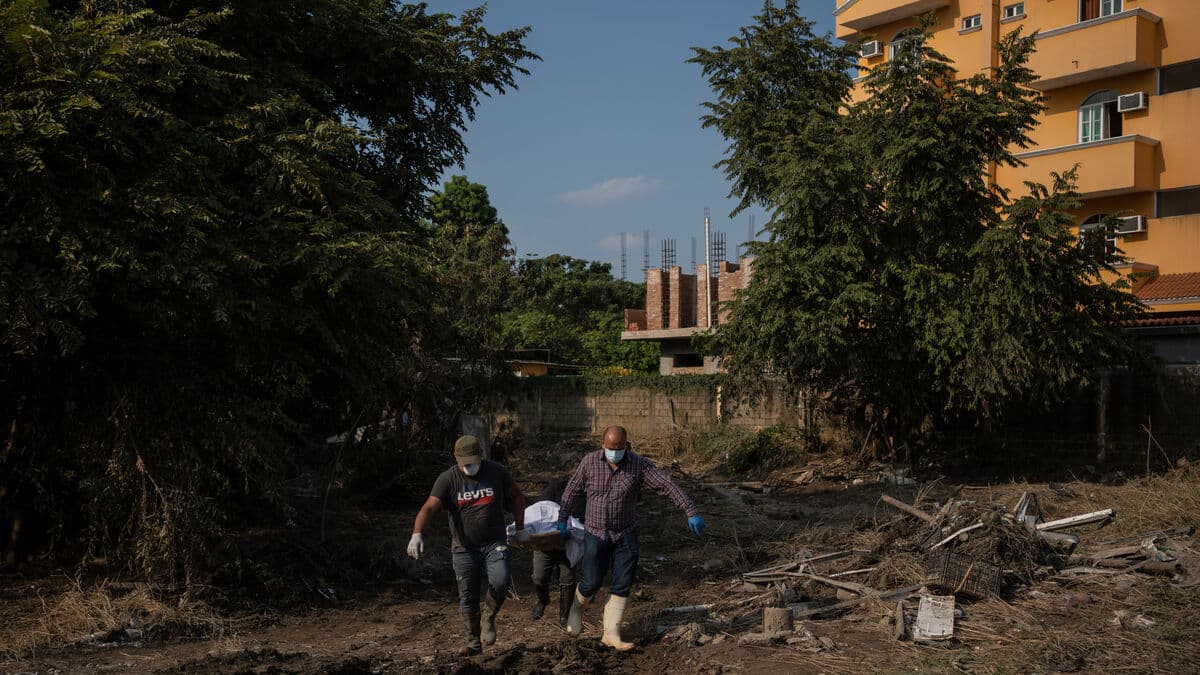 76 Dead, Many Missing in Mexico Floods and Landslides