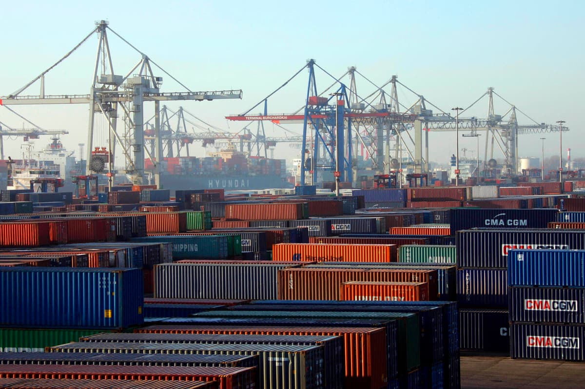 Swedish Trade Surplus Drops in May Amid Global Trade Shifts