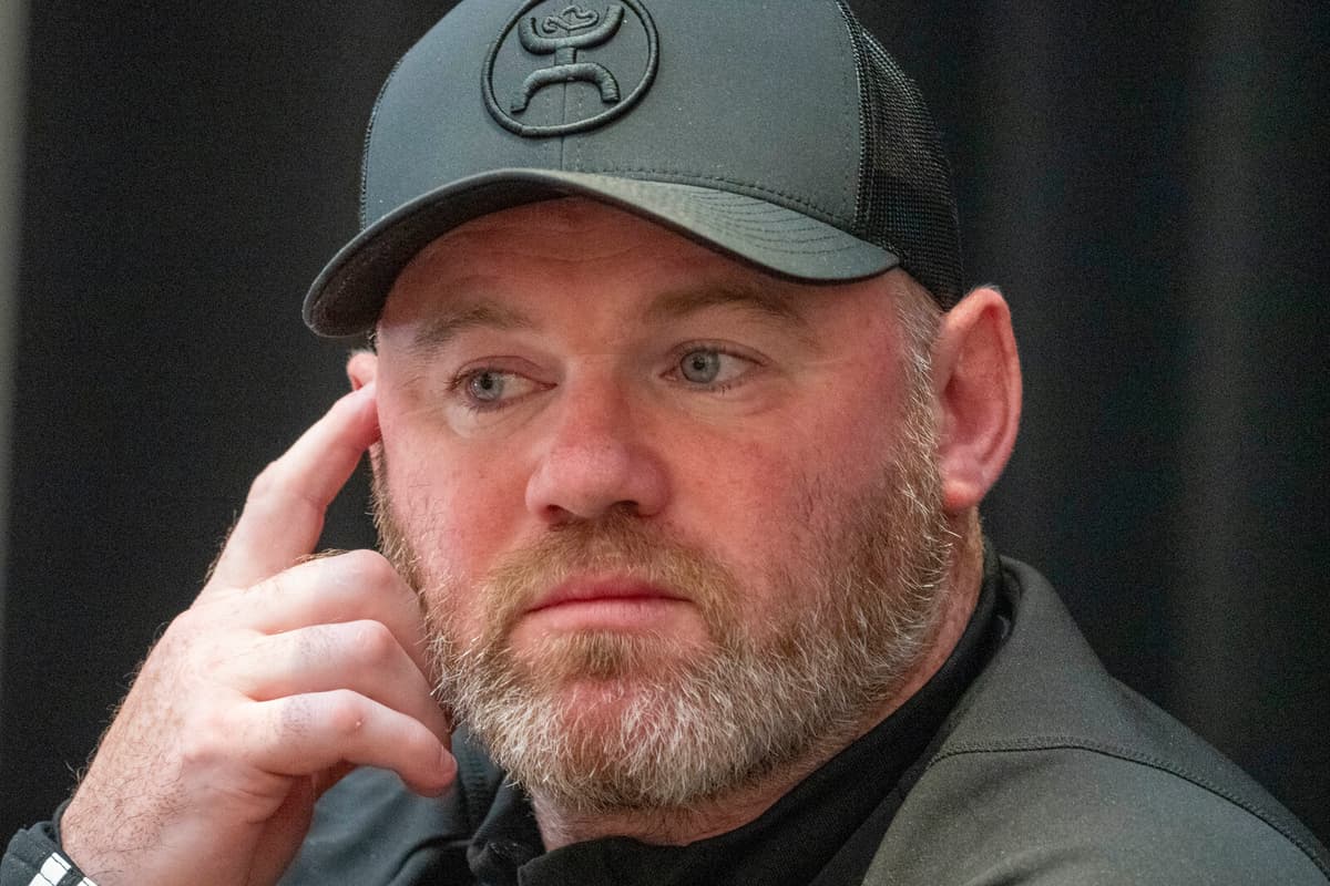 Rooney Responds to Brady's Criticism: Doesn't Understand Football