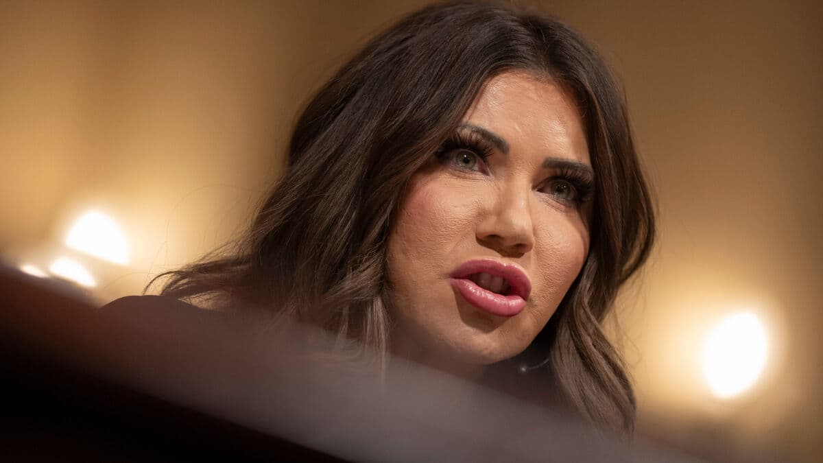 US halts immigration lottery after school shooting