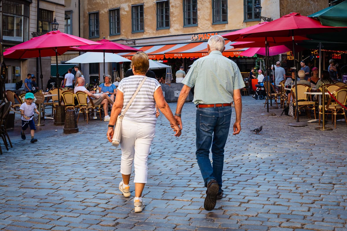 Older Couples with Higher Incomes Less Likely to Divorce, Study Finds