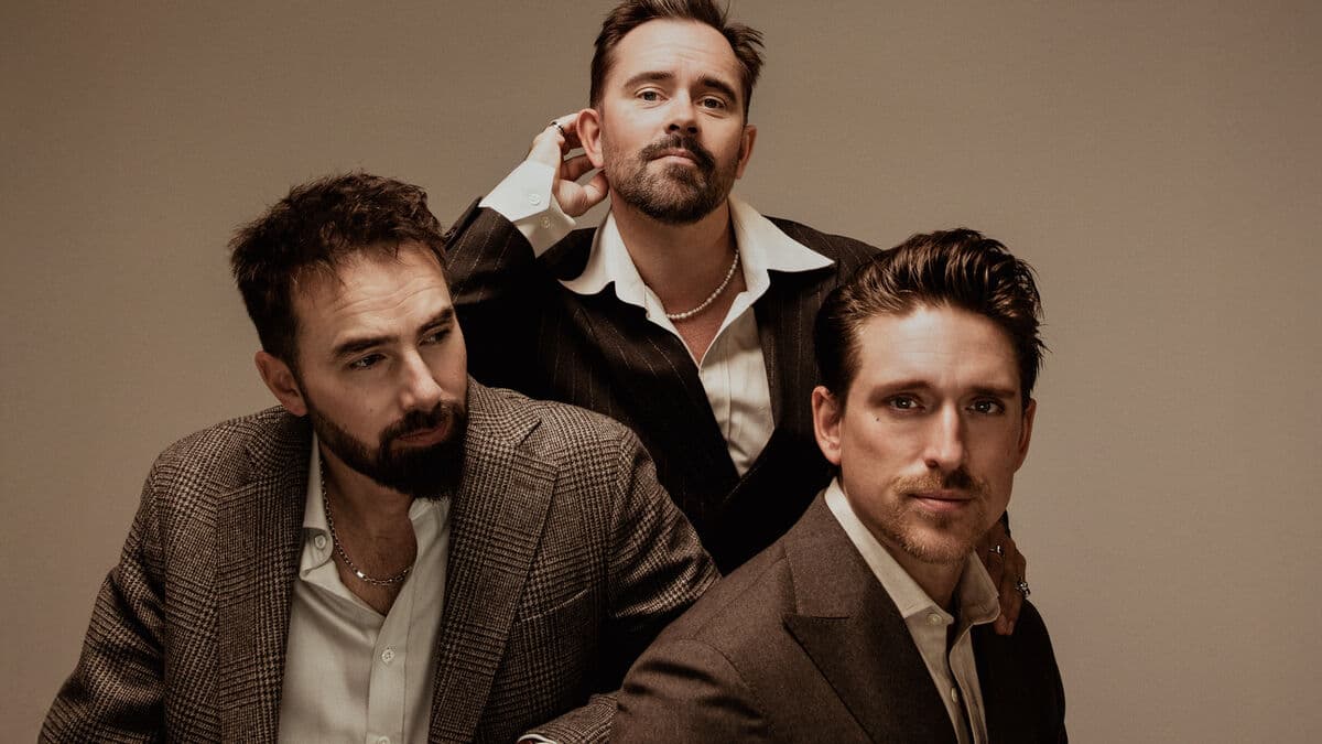 They are guests at "Bingolotto's" babysitting night