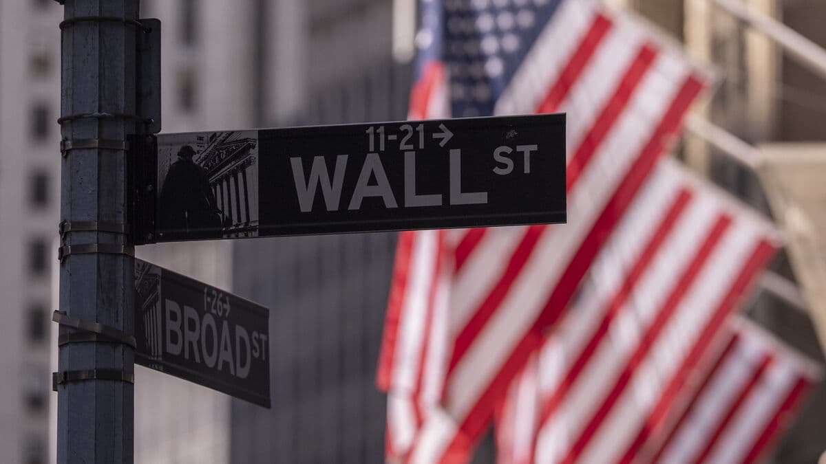 Wall Street starts the trading week higher