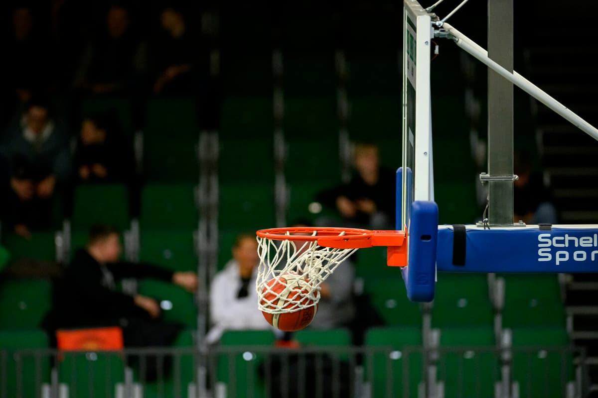 Lulea Wins 88-80 to Stay Alive in Basketball Semifinals Against Borås