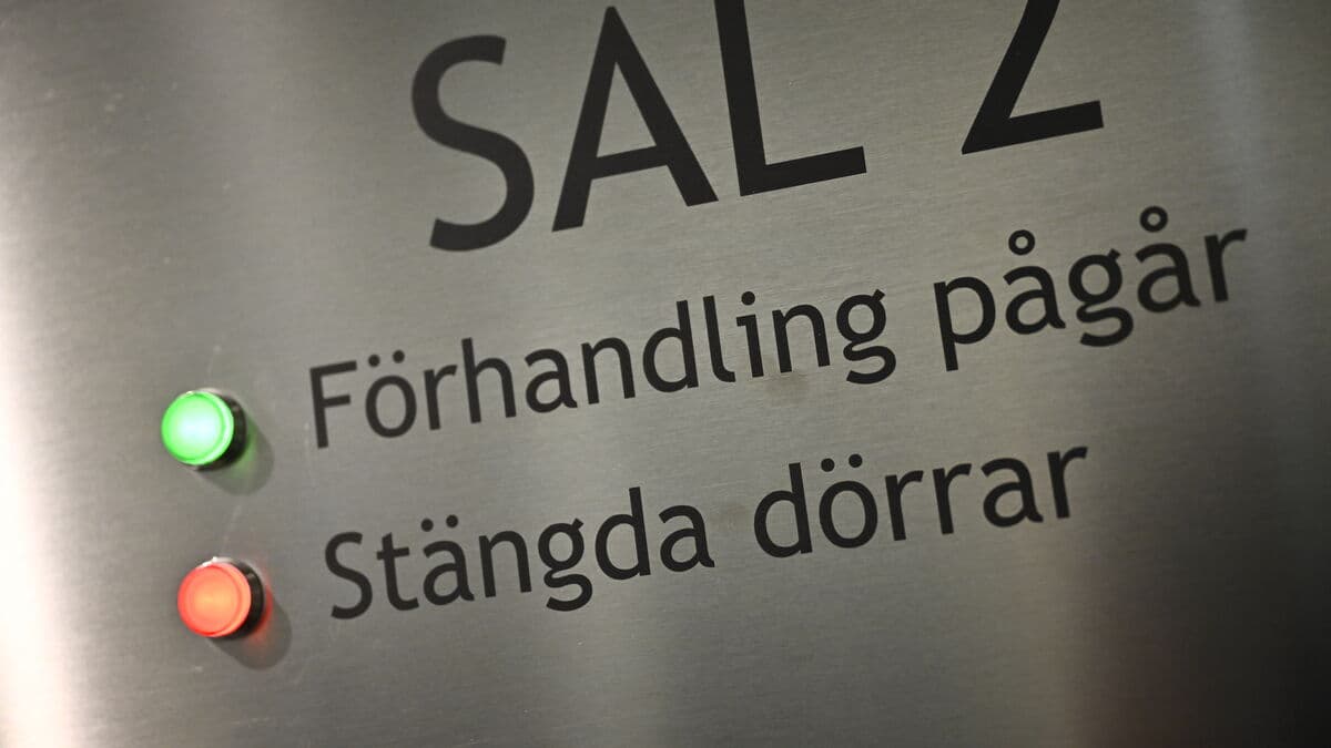 Man arrested for threatening two Swedish ministers