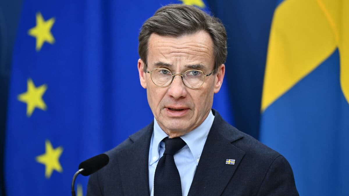 Prime Minister Kristersson starts podcast, answers listener questions