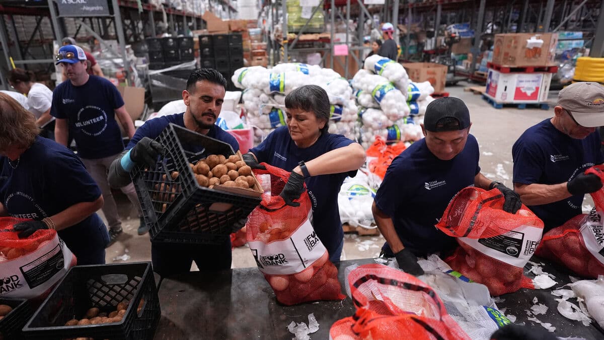 Trump administration: May not pay out food stamps