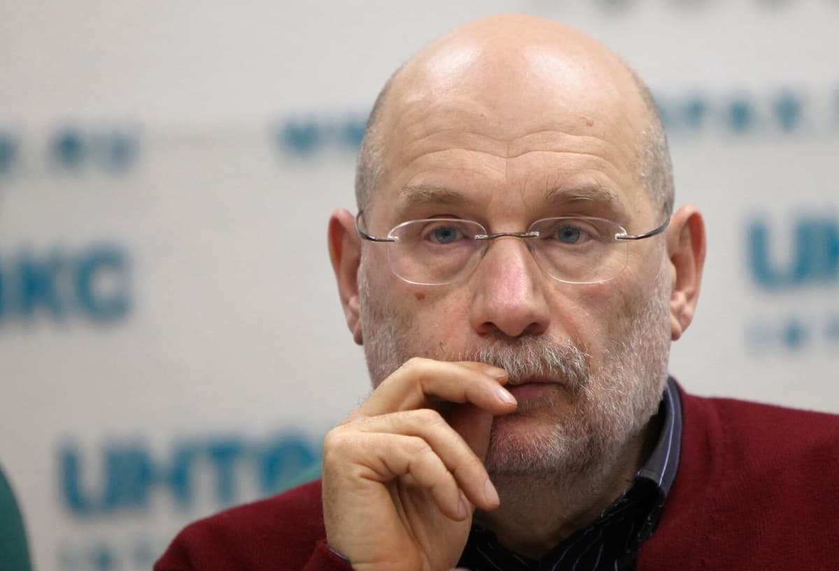 Russian Author Boris Akunin Sentenced in Absentia for Ukraine Support