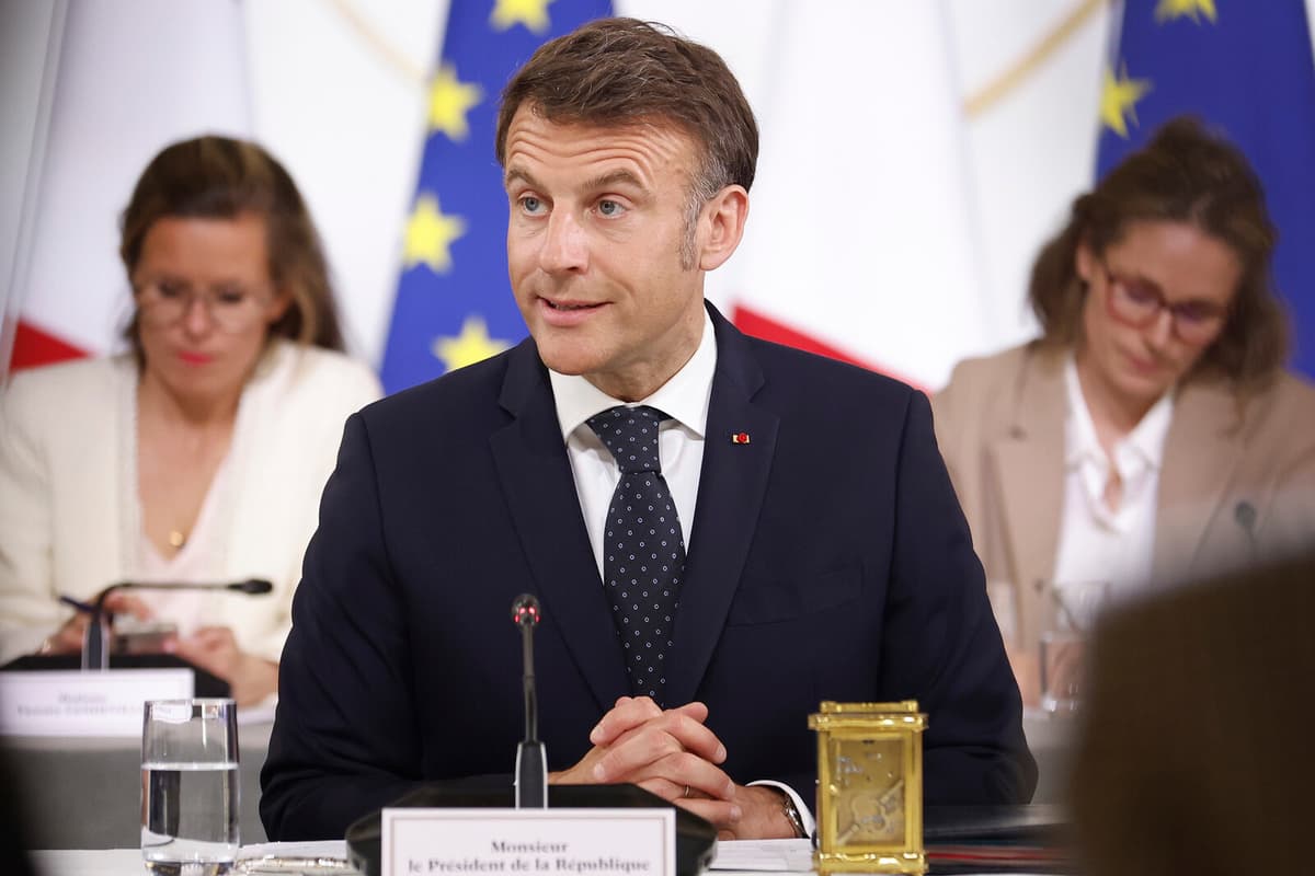 Macron Urges EU Firms to Rethink US Investments Over Tariffs
