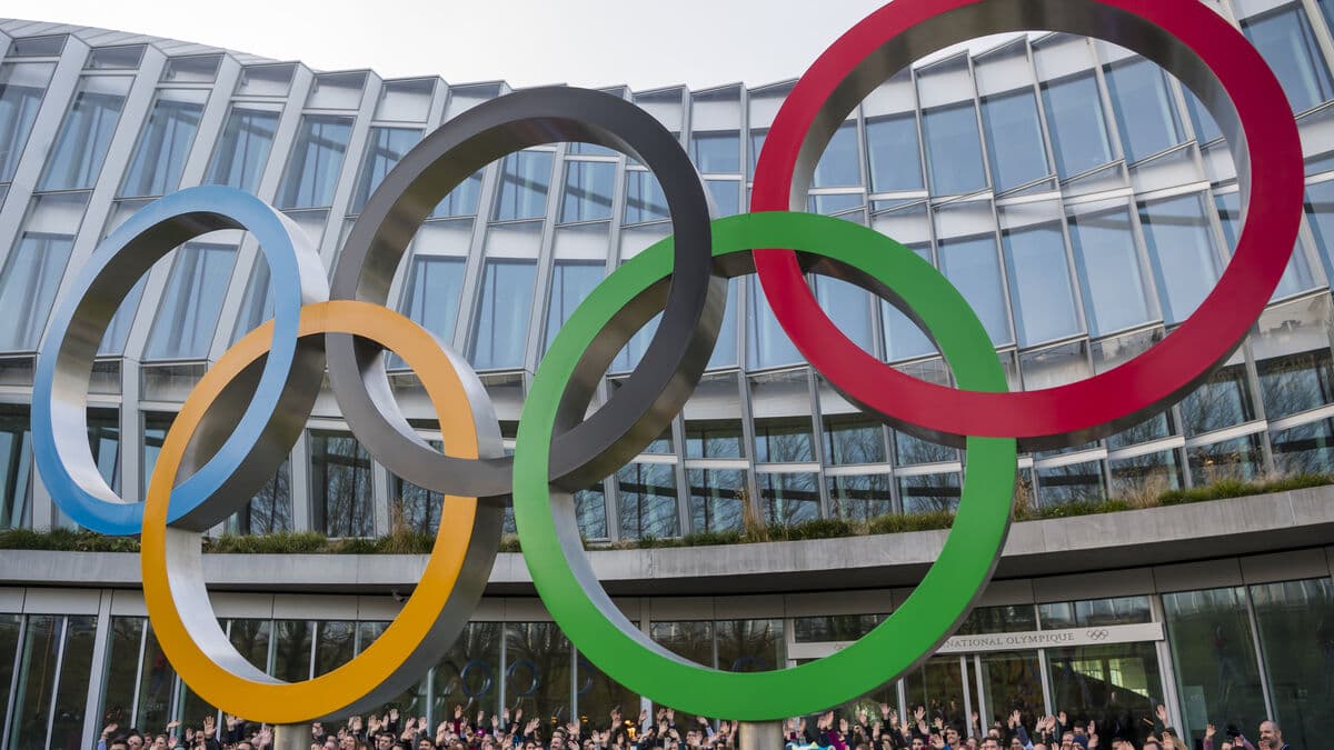 IOC: Young Russians will be allowed to compete under their own flag