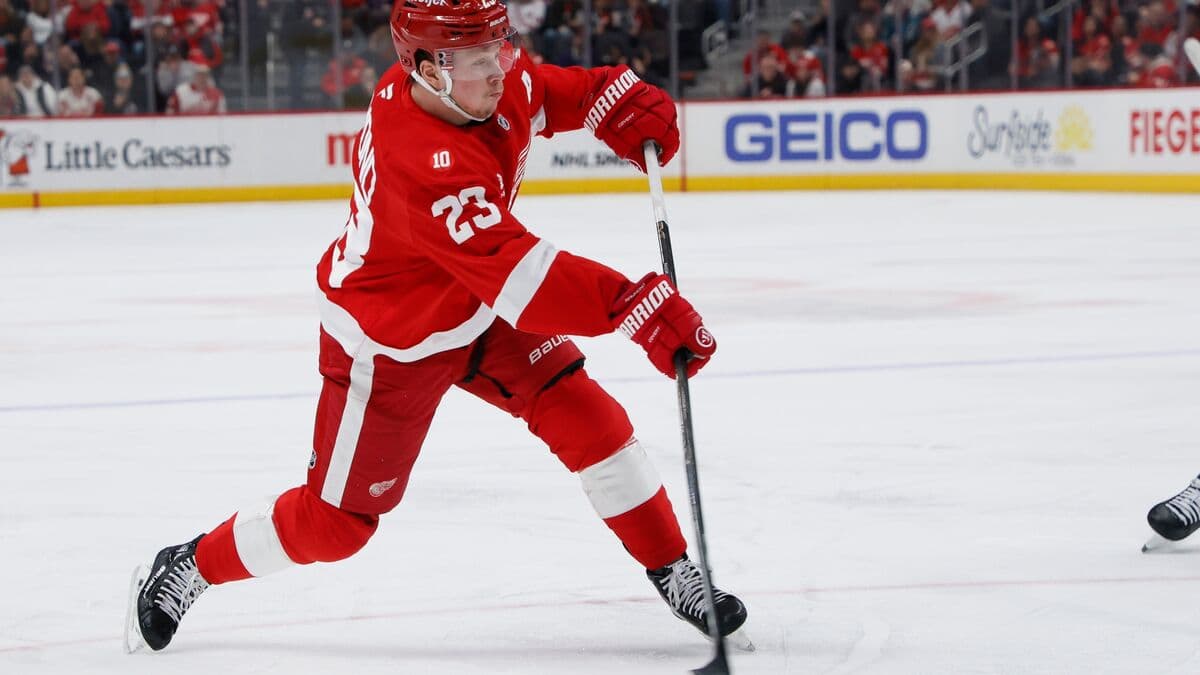 Lucas Raymond sharpens his Olympic form with three points tonight