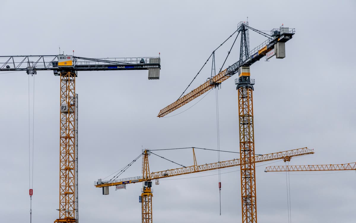 Five Charged in 400 Million Kronor Money Laundering Case