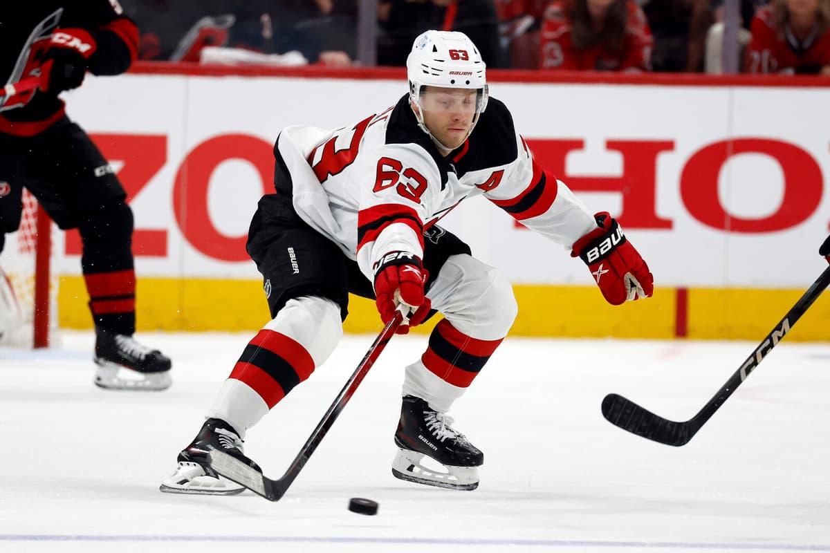 Tre Kronor Eyes NHL Stars Markström and Bratt for World Championship