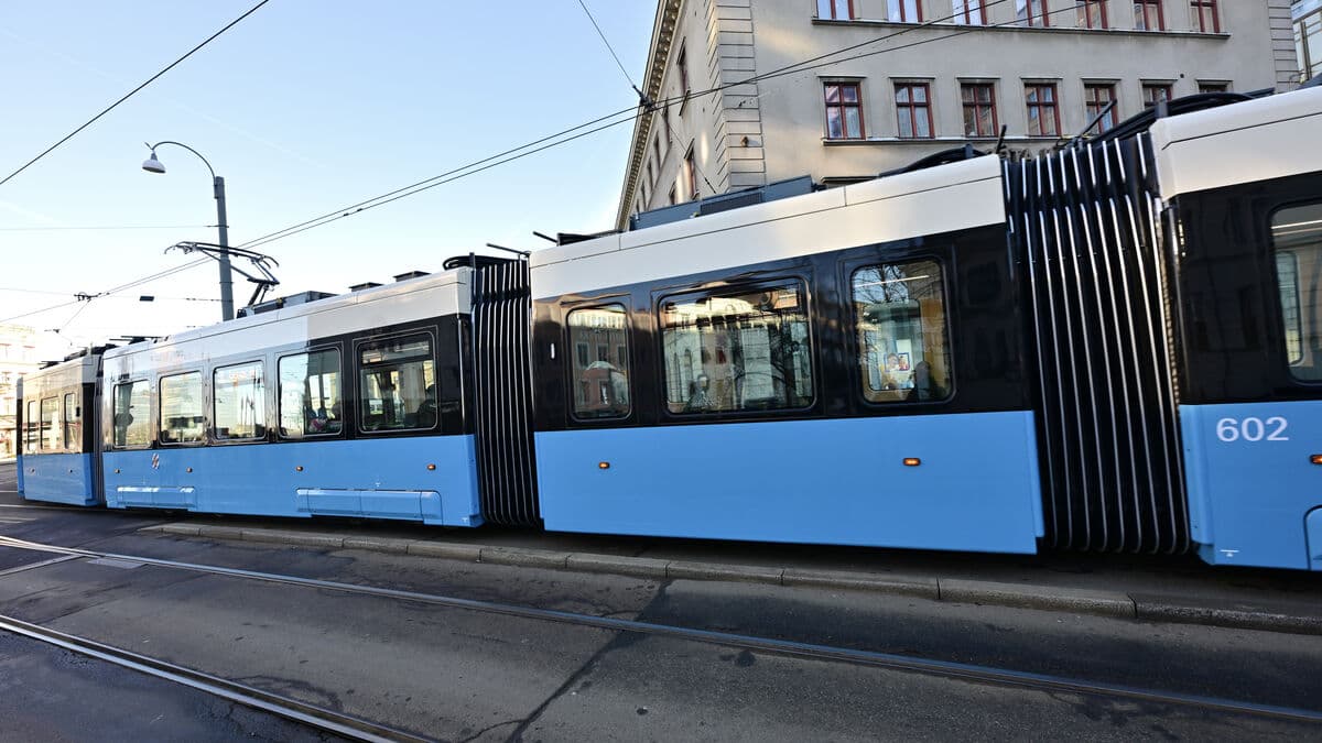 All tram traffic stopped in central Gothenburg after catenary collapse between Stenpiren and Lilla Torget