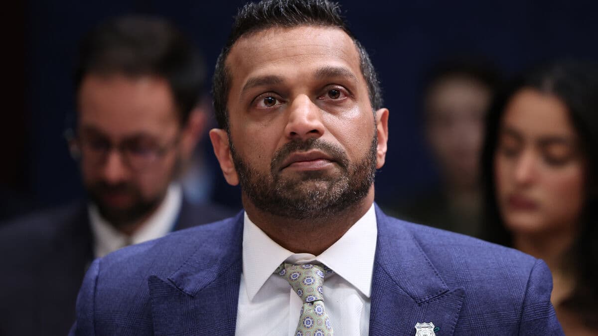 FBI director hacked by pro-Iranian group