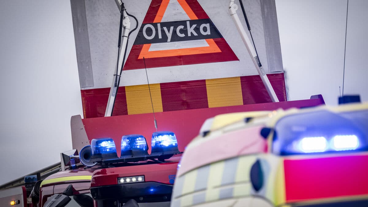 Three to hospital after collision in Skåne