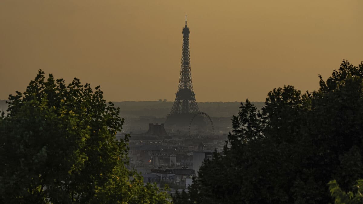 Paris Stock Exchange Surges as Political Crisis Averted