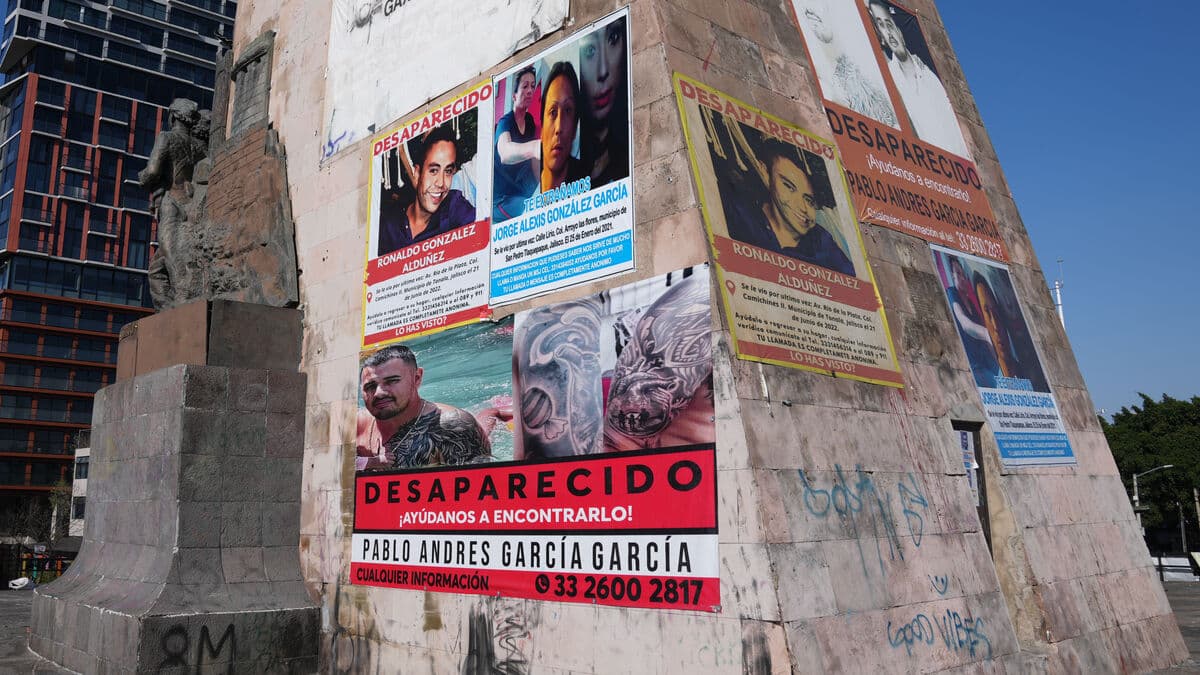 Mexico says 40,000 missing people