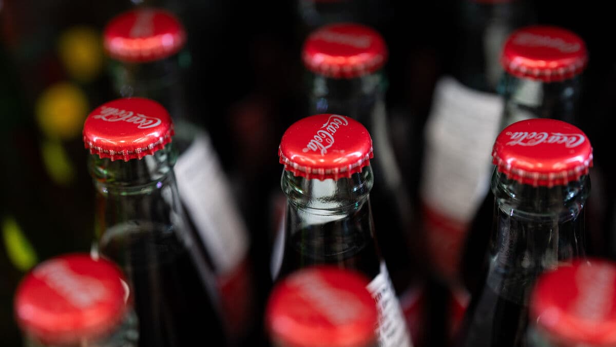 Soft drink giant Coca-Cola misses sales target