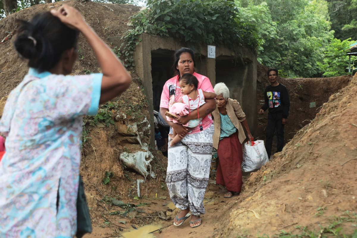 Thailand and Cambodia Urged to De-escalate Border Tensions