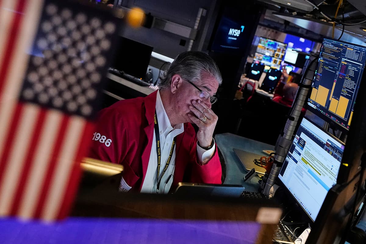 Tech Stocks Drag Down Wall Street's Major Indexes