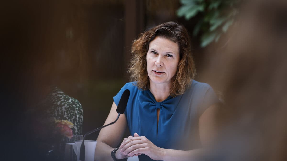 Women Sold in Facebook Buy-and-Sell Groups Amid Online Trafficking Shift